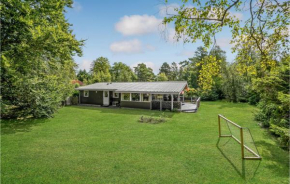 Gorgeous Home In Væggerløse With Kitchen, Bogø By